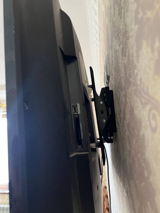 Samsung tv holati pochti  yangi 48 dyumli