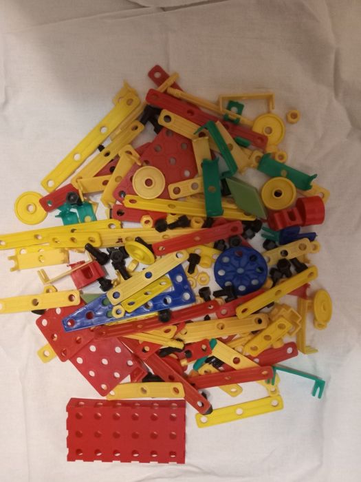 Продам советский строительный пластмассовый конструктор не токсичный