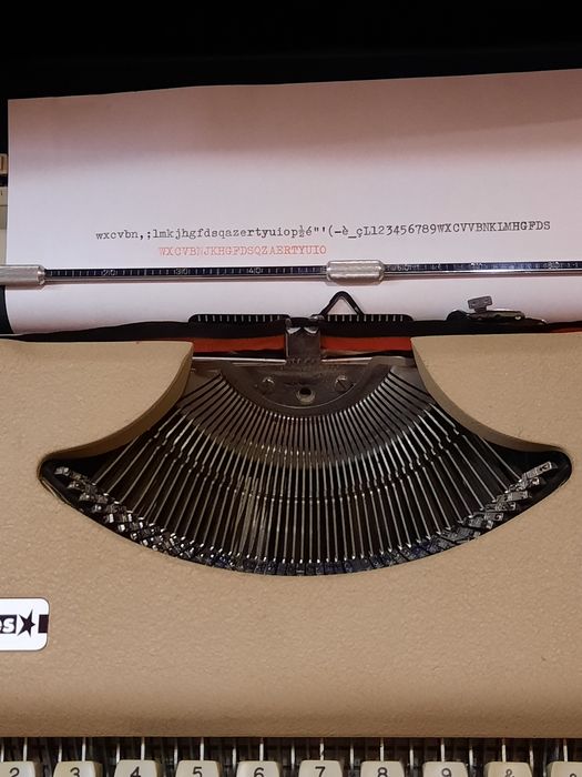 Mașină de scris Antares impecabilă