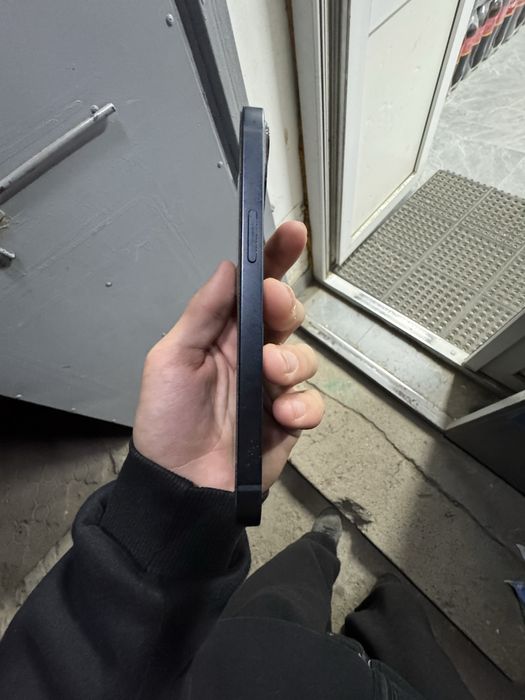 Обменяю iPhone 13 256gb на iPhone 13 pro max