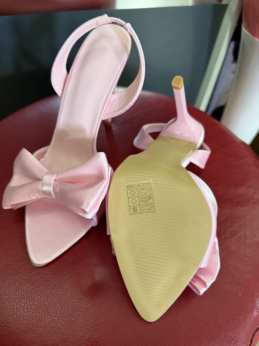 Sandale cu funda roz