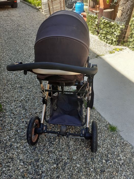 De vânzare cărucior pentru copii reglabil și detașabil an stare buna de funcționare.numai an cluj.nu trimit an alt oras