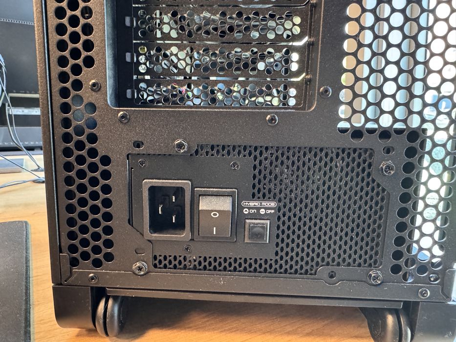 Мощен PC - работна станция - Ryzen 9 9950X / RTX 5070 Ti / 64GB / 6TB