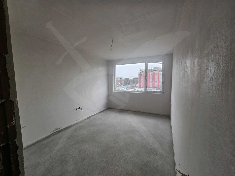 Продава се Тристаен апартамент в Пловдив, Коматевски възел - 110 кв.м за 1400 €/кв.м - Снимка #2