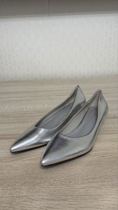 Продаю женские туфли