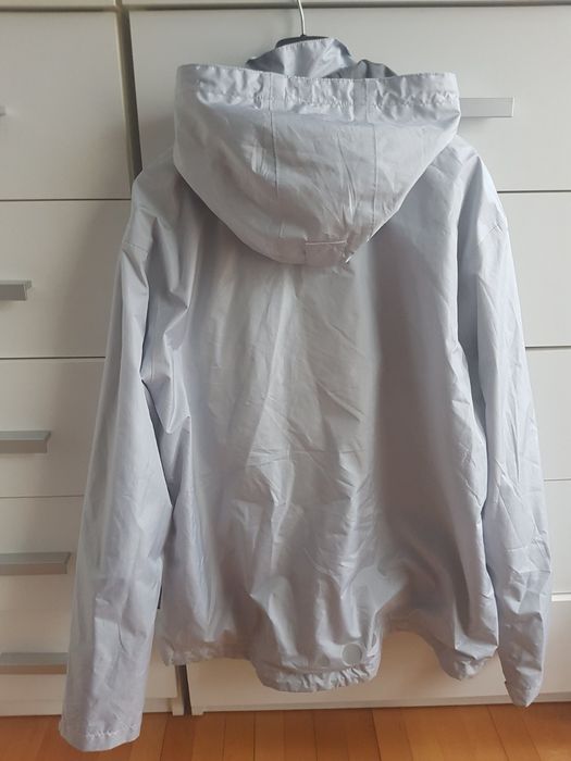 Продавам ветровка Basecamp