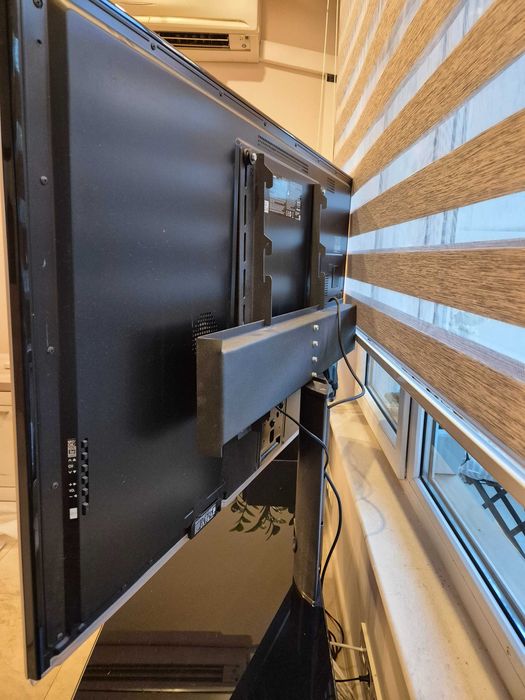 Маса стойка за телевизор Sonorous NEO 130 B HBLK - 42-65 инч телевизор