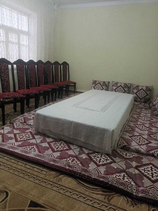 Дом в Газалкенте с бассейном, каналицией.