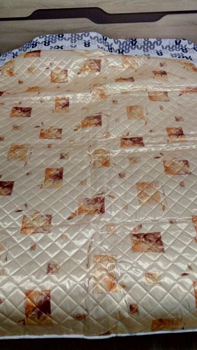 Продавам луксозен спален комплект от камилска вълна