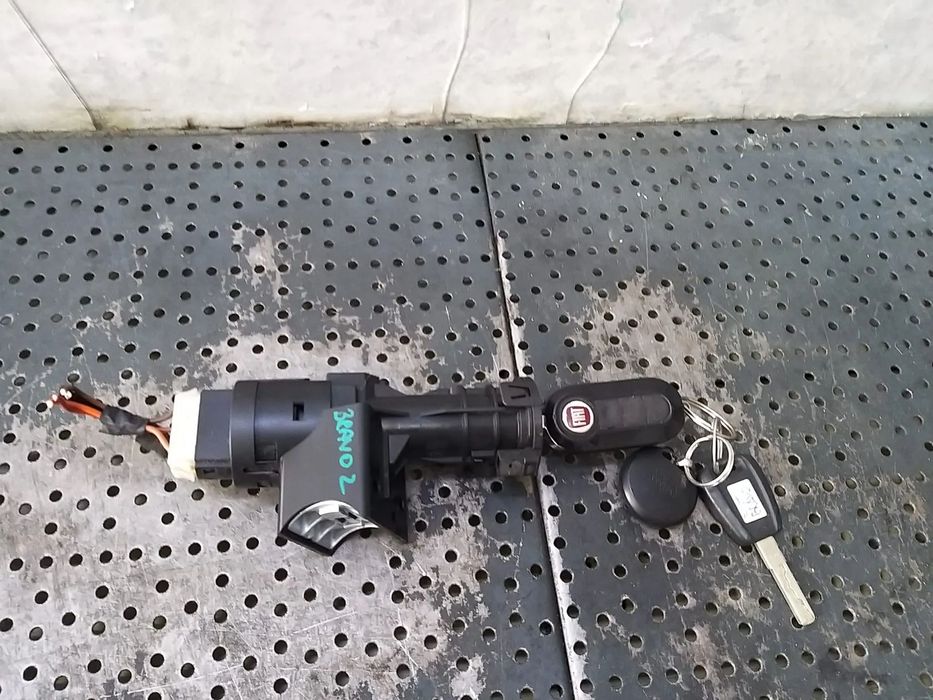 Contact auto cu cheie fiat bravo 2 198 0051793869 61083600