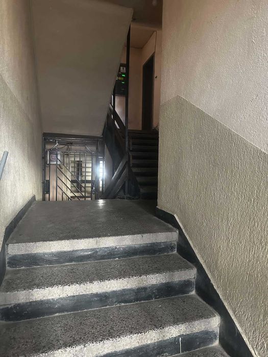 Продава се Тристаен апартамент в Стара Загора, Център - 72 кв.м за 1180 €/кв.м - Снимка #1