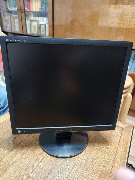 Мониторы LG, Samsung, Brateco, Benq