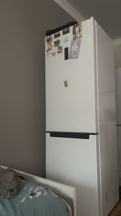 Продам холодильник Indesit