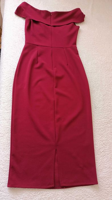 Rochie de culoare rosie