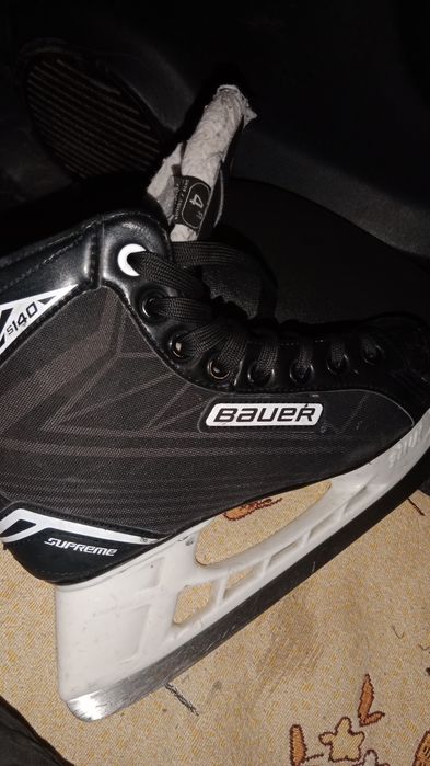 Продам коньки бауер