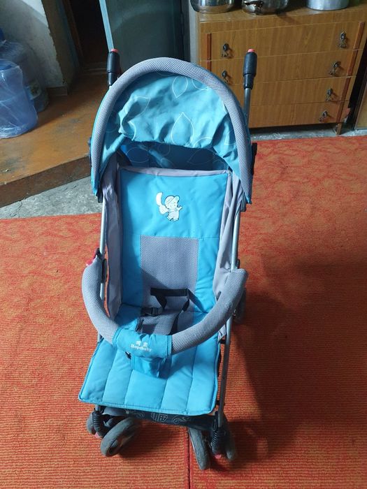 Продам коляску прогулочную б/у 5000тг