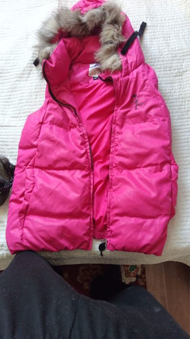 Куртки весна и безрукавки