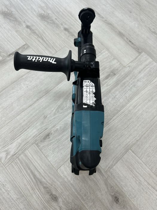 Makita DHR 243 rotopercutor cu aspirator