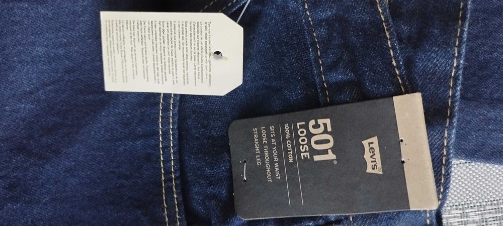 Дънки мъжки Levi's 501     32 x  32 чисто нови, непробвани. Черни и тъмносини