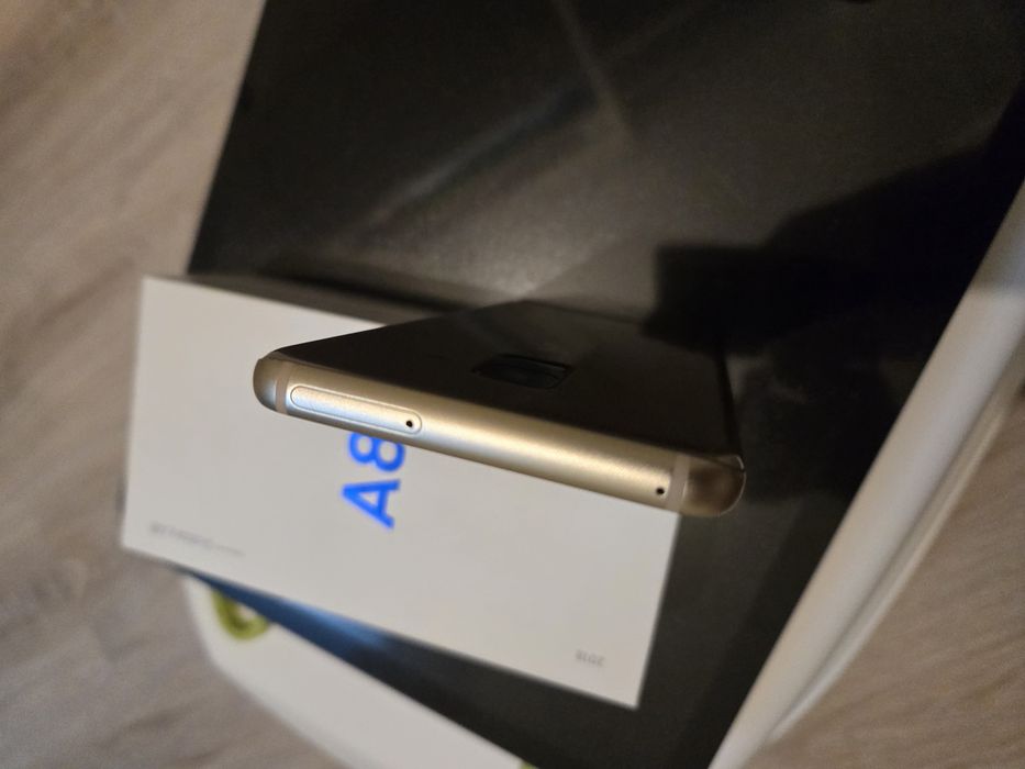Продам Samsung Galaxy A8 в идеале