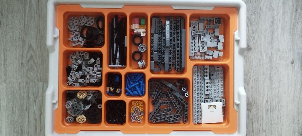 LEGO MINDSTORMS Education Base Set (9797)