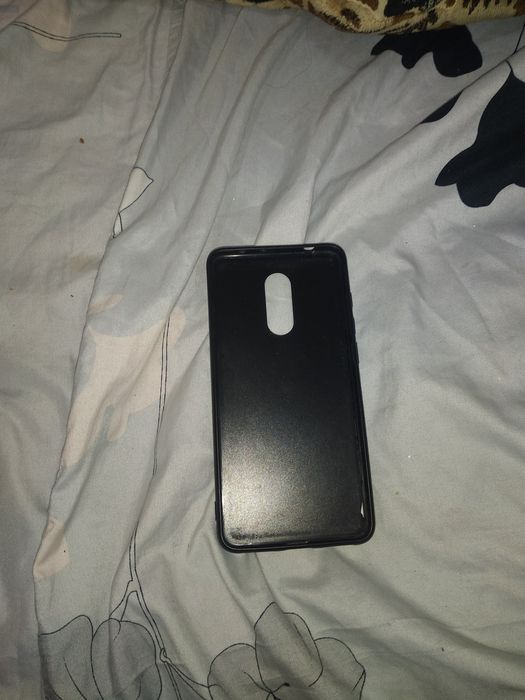 Redmi 5ga chexol toza ishlatilgan hech qayoqqa buzilmagan