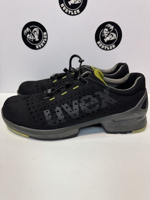 Работни обувки с метално бомбе UVEX .Номер 45