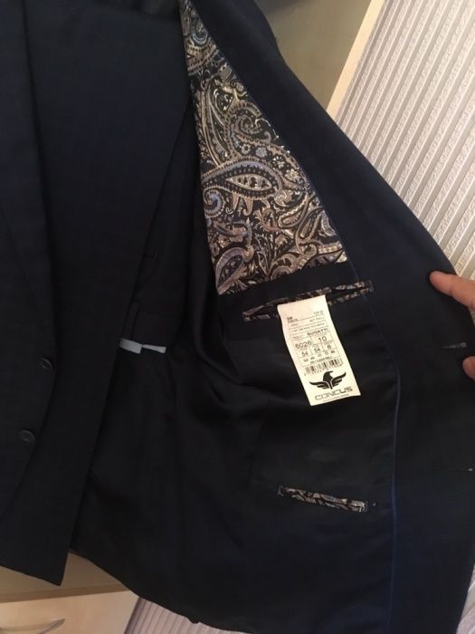 Продам костюм