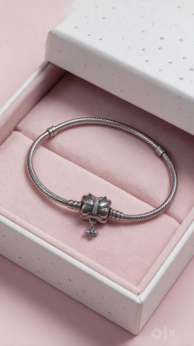 Серебряный браслет Pandora с замком-бабочкой