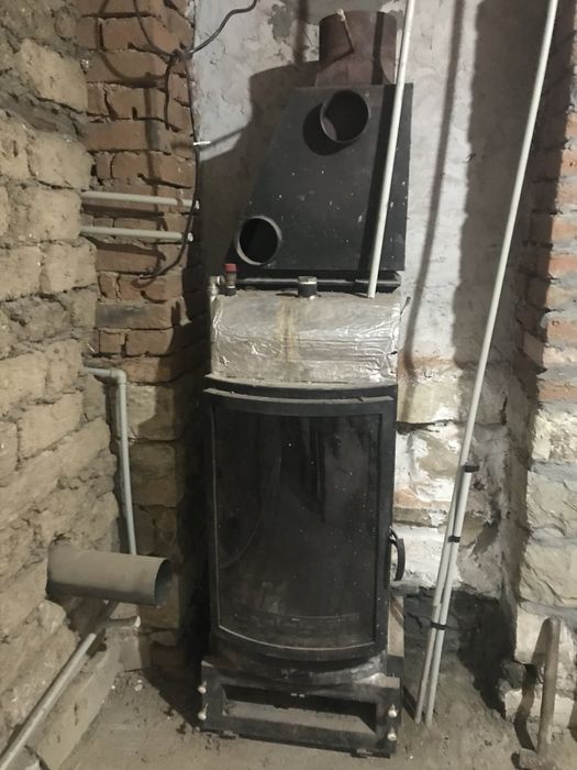 камина за локално парно с водна риза и въздуховоди