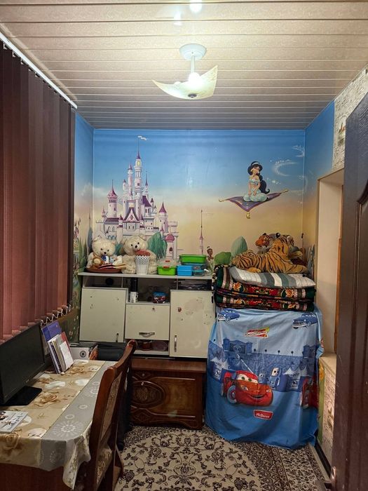 Продаётся в М.Улугбекском р-не Карасу-6 БИЙ 3в4_1_5 Балкон2Х6 80м2
