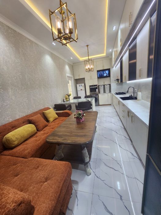 Новостройка квартира сотилади(қизиқ бўса нархи келишилади),ўзимни уйим