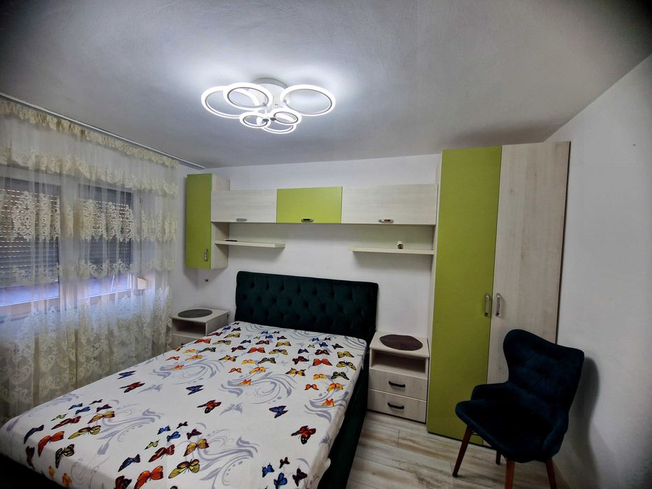 Inchiriez apartament