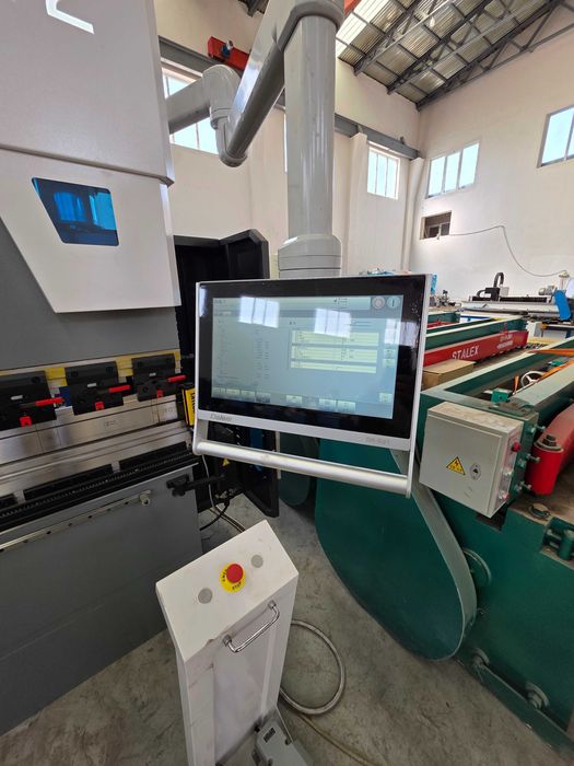 Гибочный станок 130т×3200 м. Чпу 6+1