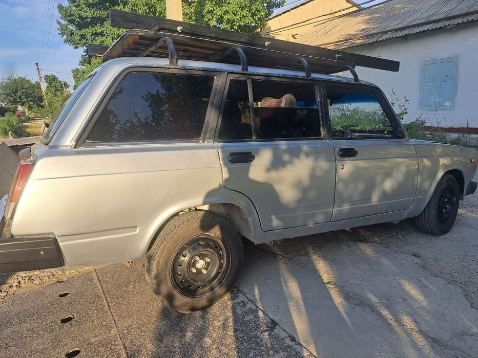 Vaz 2104 sotiladi