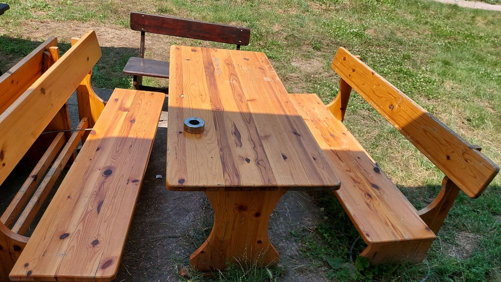 Дървени маси с пейки баварски стил