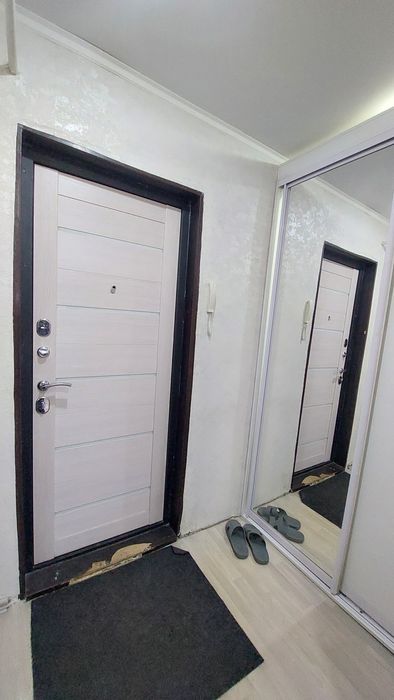 Продам 1к кв центр Спутник