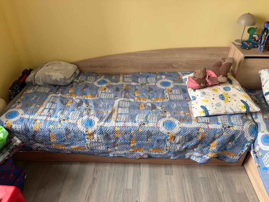 Комплект 2 легла с матраци и повдигащ механизъм + ракла
