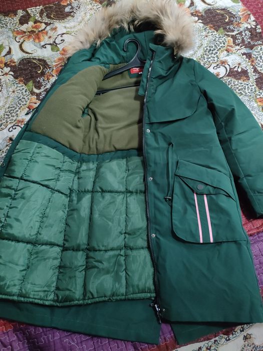 Теплая куртка, на девочку 11-13 лет. доставка