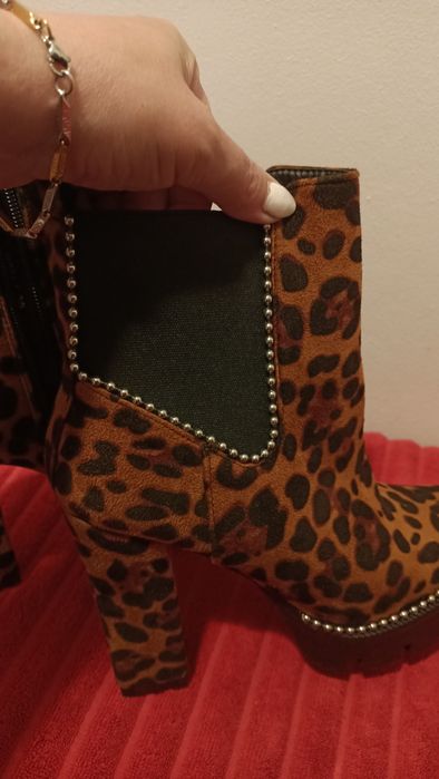 Vând ghetuțe superbe, 39