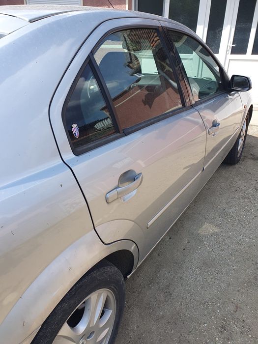 Vând Ford Mondeo Ghia, Mk3, cutie automata, an fabricație 2002, 240.111 km
