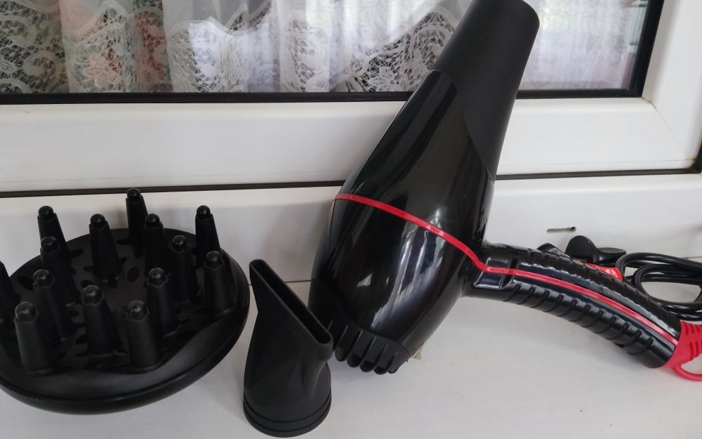 Фен для волос с насадками