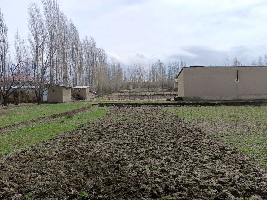 Участка 3 хонали 16 сотих срочно сотилади