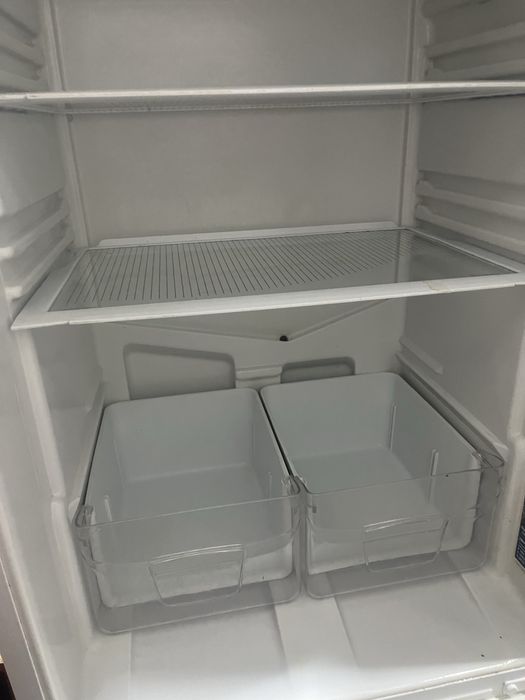 Продам холодильник Indesit