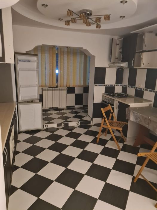 Inchiriez apartament