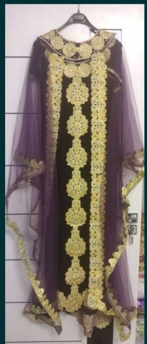 Срочна продаётся платье ансамбль.