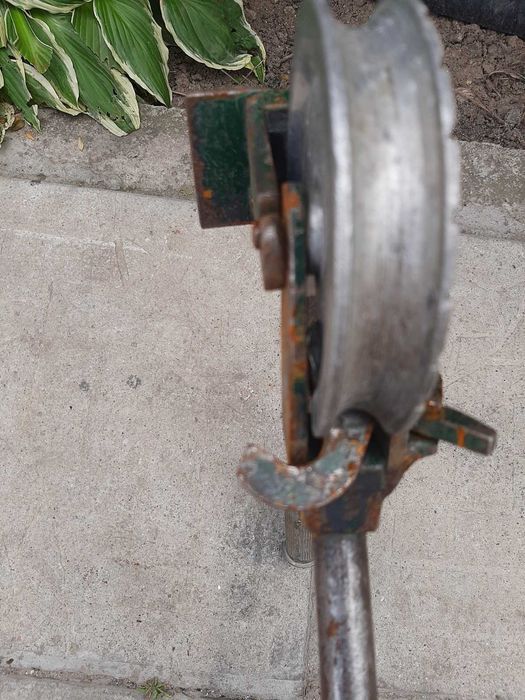 Инструмент за  огъване на тръби