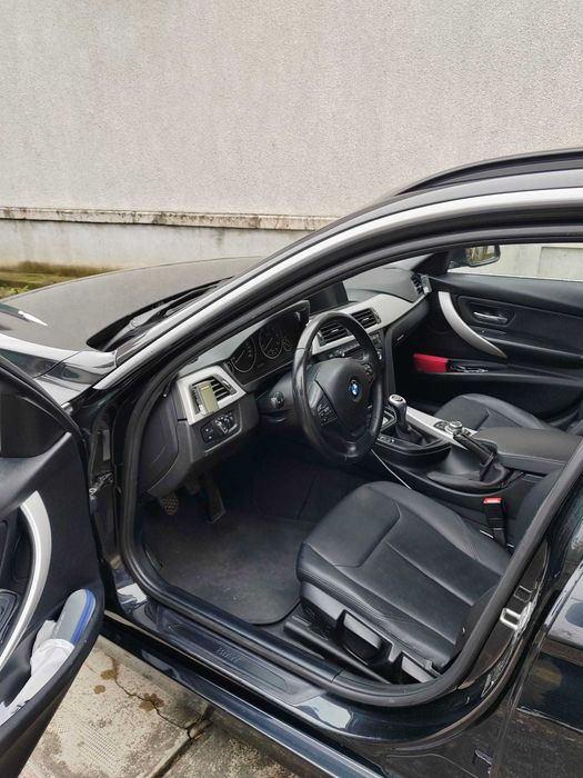 Vând BMW Seria 3- 318d Touring, Octombrie 2014,break