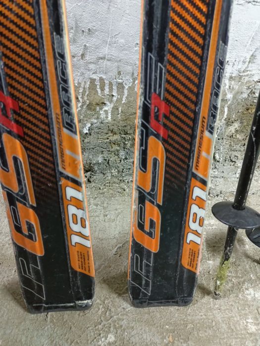 Продам лыжы с ботинками