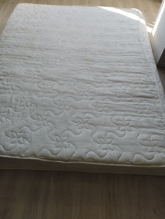Продам матрас 2000х1600